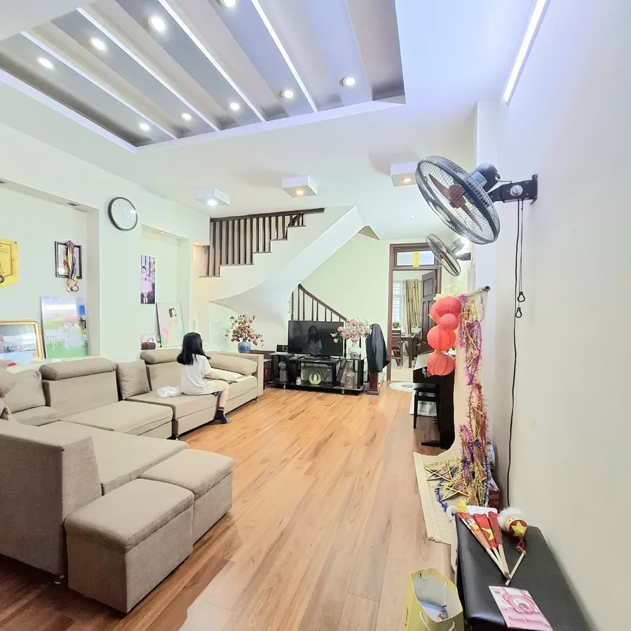 Bán Nhà Kim Giang. Hoàng Mai. Ô Tô. DT 56m2. MT 4.1m. 5 Tầng. Giá 21.4 Tỷ 15975747