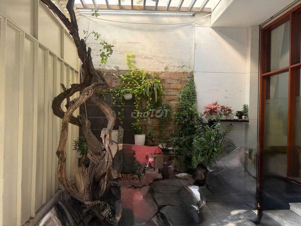 CHO THUÊ NHÀ MẶT TIỀN KD 5 TẦNG, SÂN THƯỢNG 500M2, MẶT TIỀN NGANG 7.3M KHU CƯ XÁ BẮC HẢI, P.15, 15975751