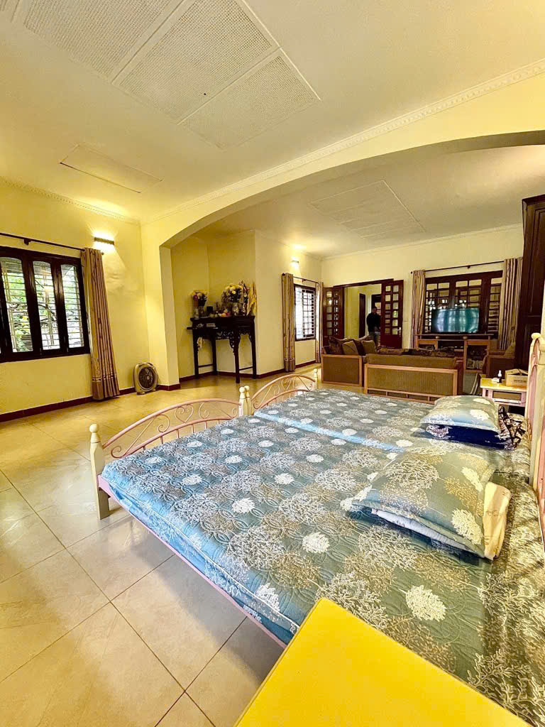 Hiếm, bán biệt thự Linh Lang, ô tô đỗ cửa, mặt tiền 7m, 148m chỉ 31.7 tỷ 15975755