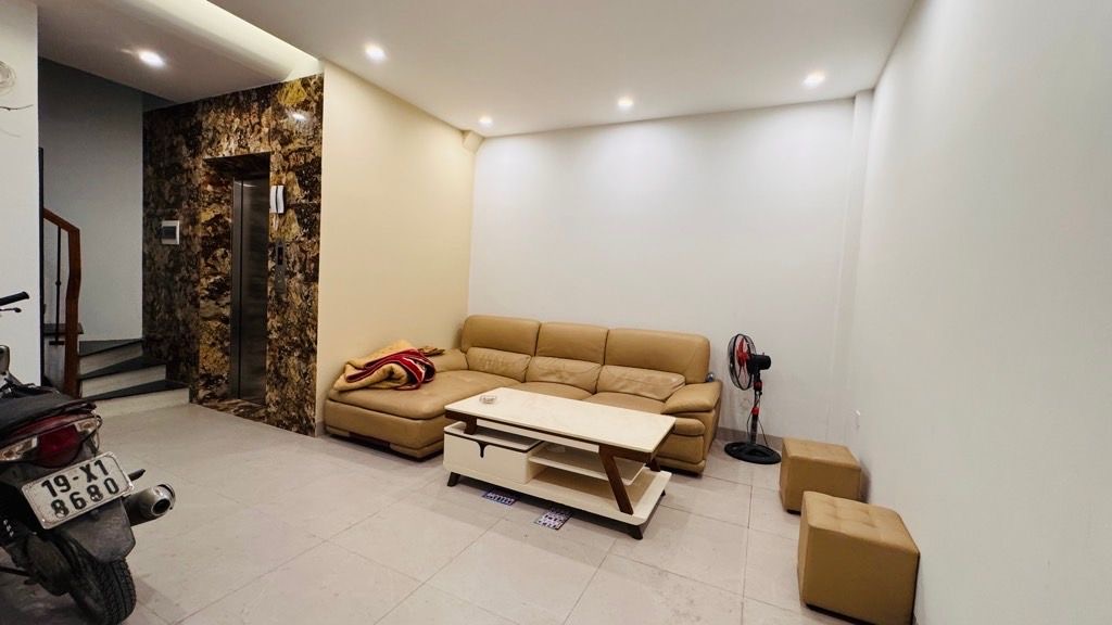 DƯƠNG QUẢNG HÀM - CẦU GIẤY - 6 TẦNG - 38M2 - TRUNG TÂM TIỆN ÍCH - GIÁ CHỈ 9.5 TỶ TL 15975789