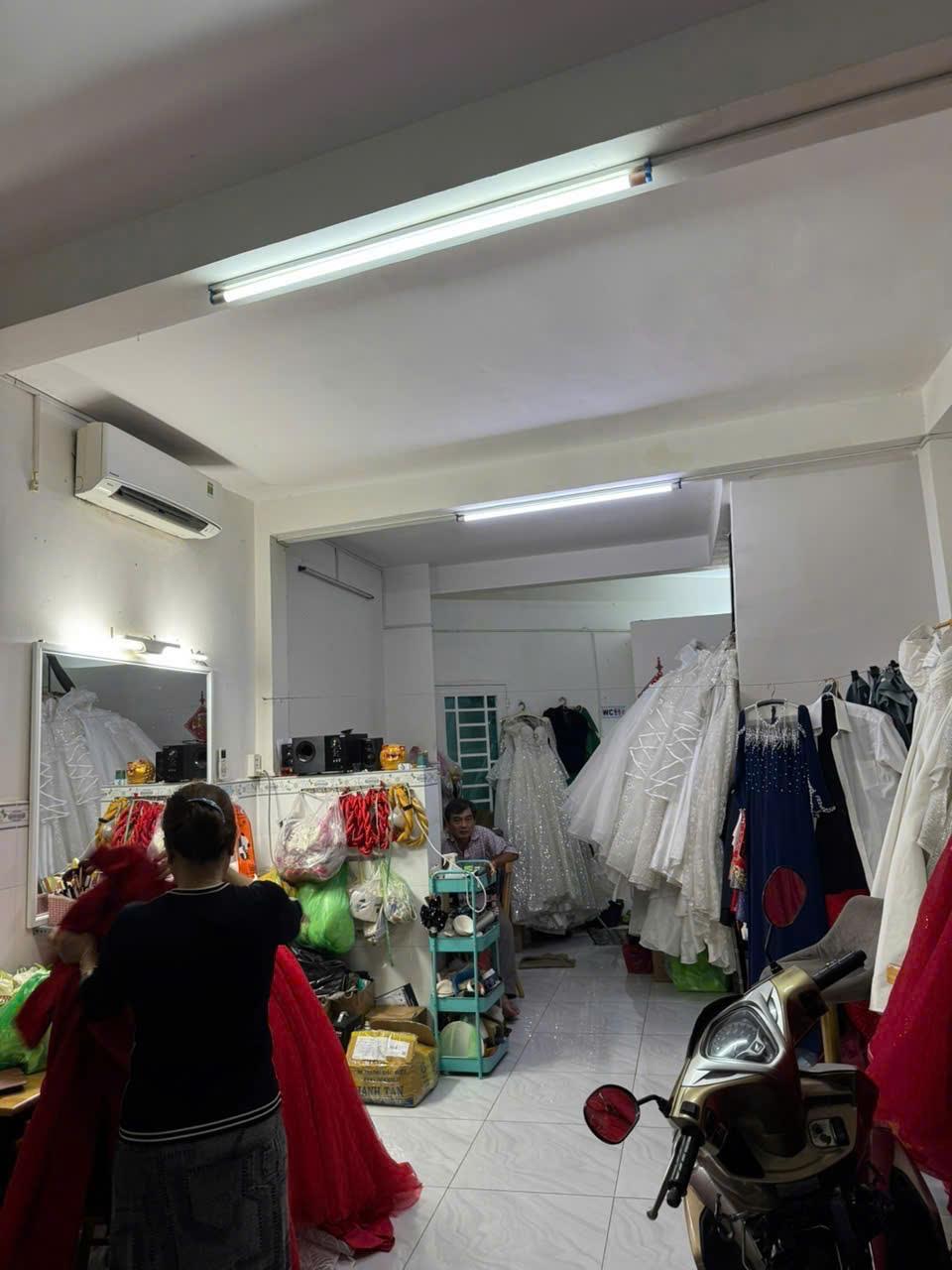 NHỈNH 5 TỶ_Sở Hữu NGAY Vi Trí Mặt Tiền KD LẠC LONG QUÂN 44M Ngang 4M_T.Thuê.15Tr/Th 15975809