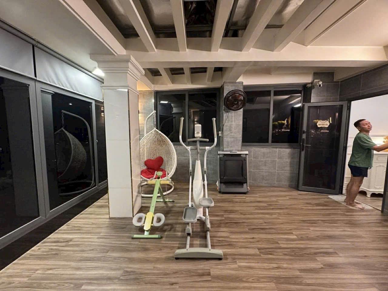 GIẢM SHOCK CÒN 9.9 TỶ -Hẻm ÔTô 8M_5 tầng+ST-4PN Ngang Hiếm 5.5m_Nhà Cực Đẹp Giáp Q10 15975837