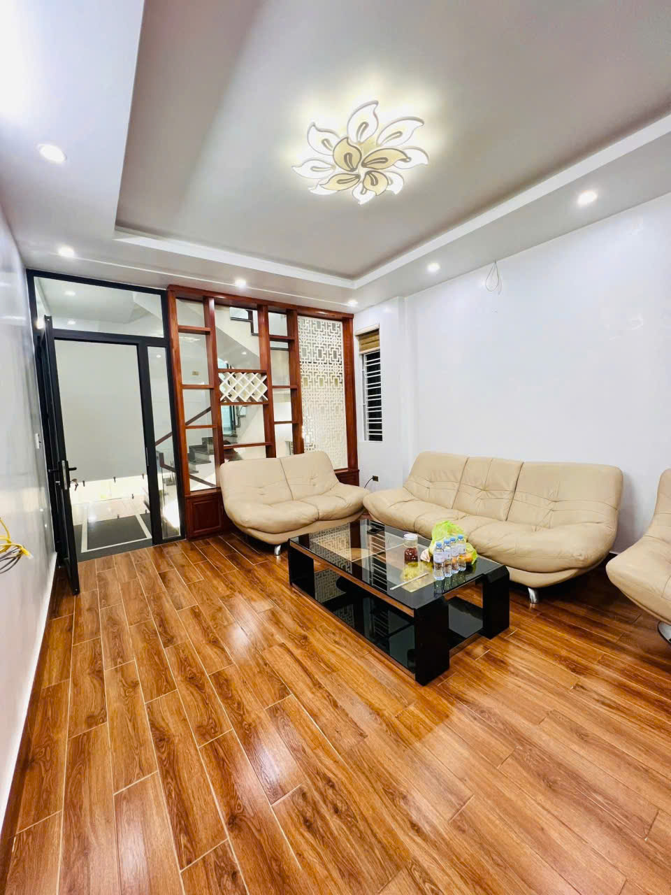 Nhà mặt ngõ tuyến 2 Ngô Gia Tự - 66m 4 tầng, ngõ 5m - Giá 5.7 tỉ - gần Trung Lực 15975842