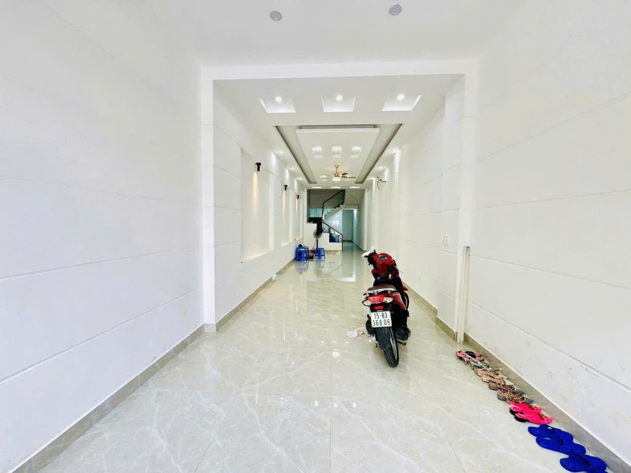 Bán nhà mặt đường Thiên Lôi - 92m 3 tầng - vị trí đẹp - giá 9.5 tỉ 15975849