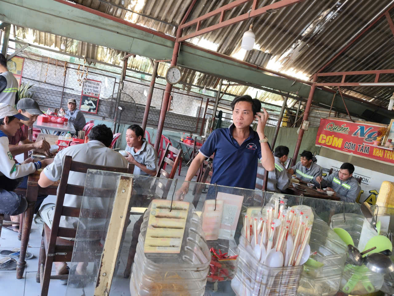 Sang quán cơm tại  Ngã ba cây xăng Đông Tân, Dĩ An, Bình Dương 15975859