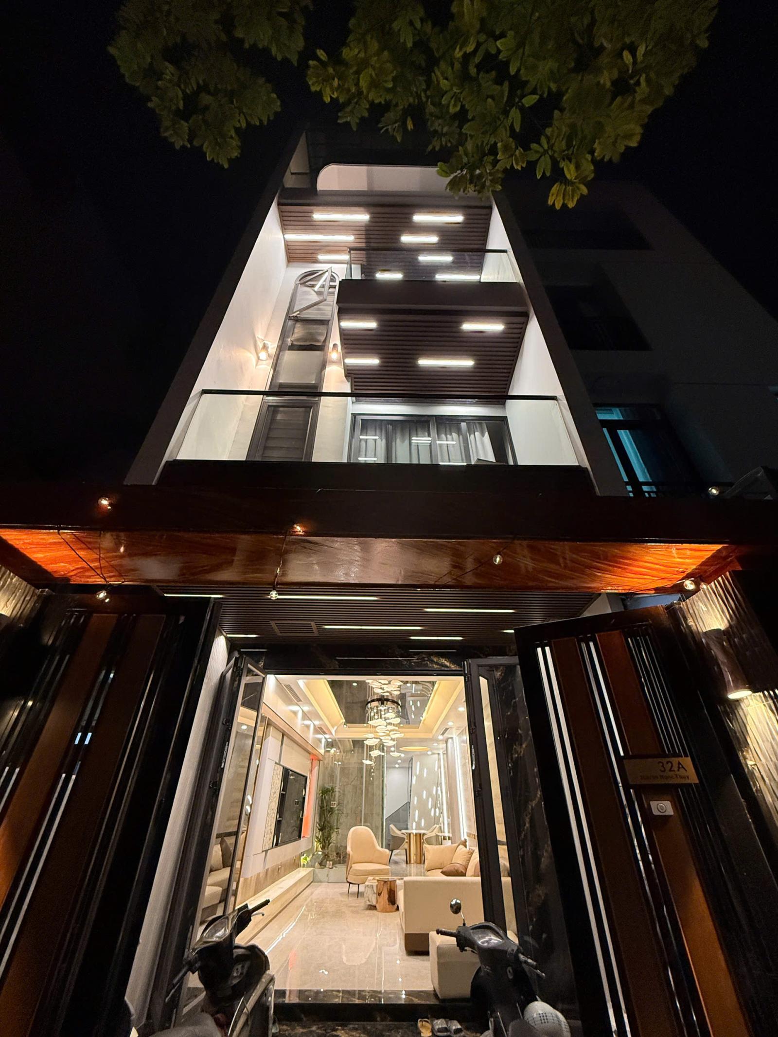 Bán nhà Ngọc Thuỵ,Long Biên 5 tầng,80m,mt4m full nội thất nhỉnh 16 tỷ 15975870