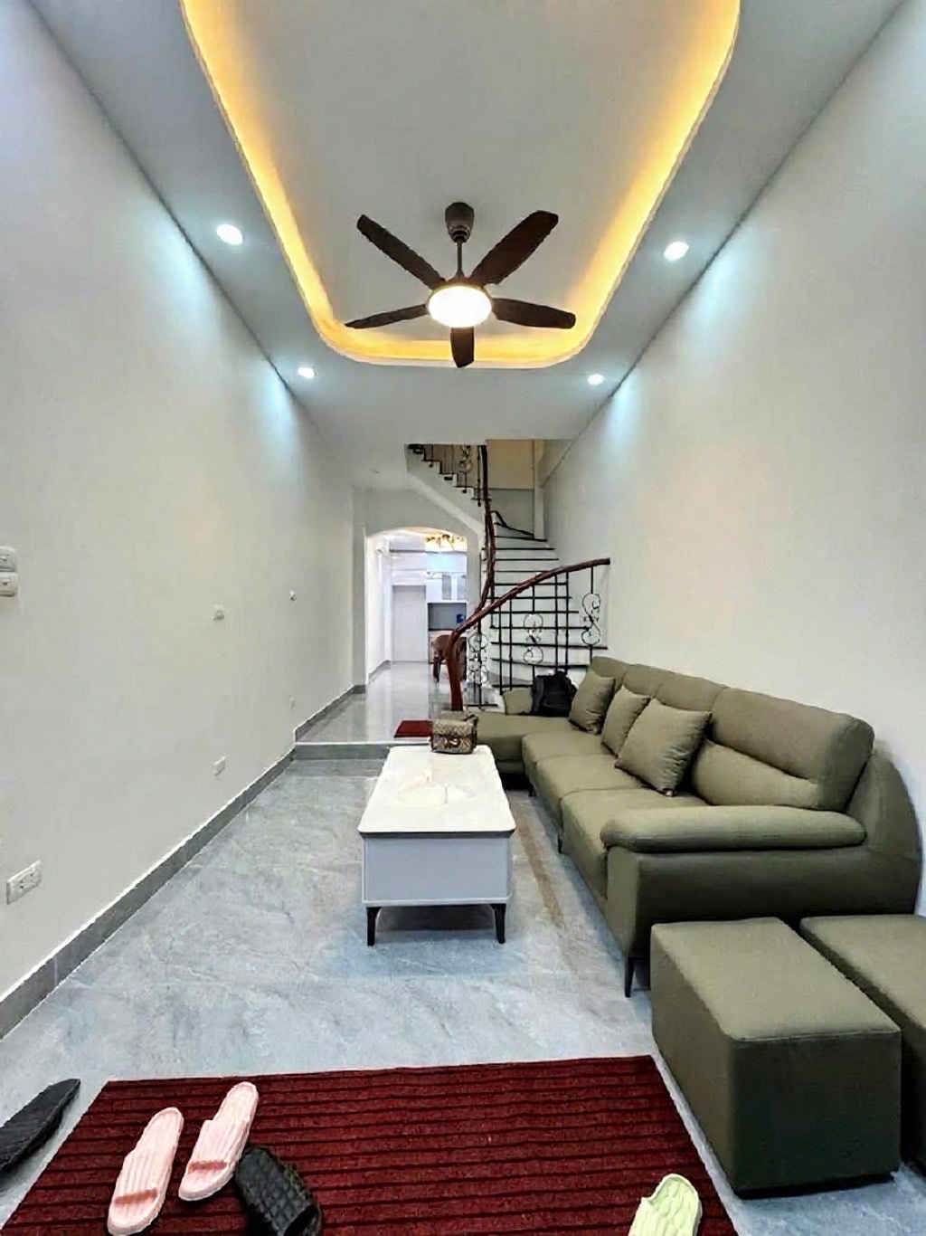 ngọc khánh DT 35m x5 tầng 12,7 tỷ-cách 1 nhà ra phố,full nội thất 15975875