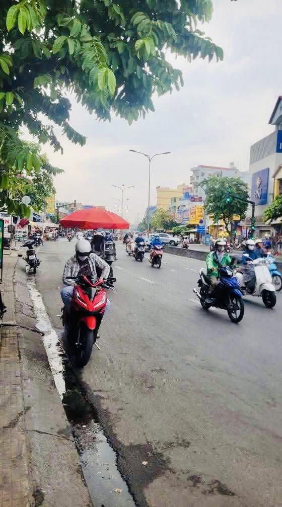 MẶT TIỀN KINH DOANH LÊ TRỌNG TẤN – ĐƯỜNG 30M CÓ LỀ – 93M² –  NHỈNH 15 15976026