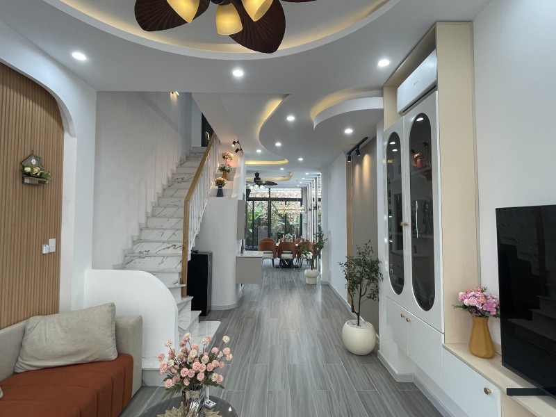 # Kiệt 3m gần Phạm Văn Nghị, 74m2, 3 tầng mới tinh, hiện đại, Hồ bơi, 4PN, 5.xx tỷ 15976036