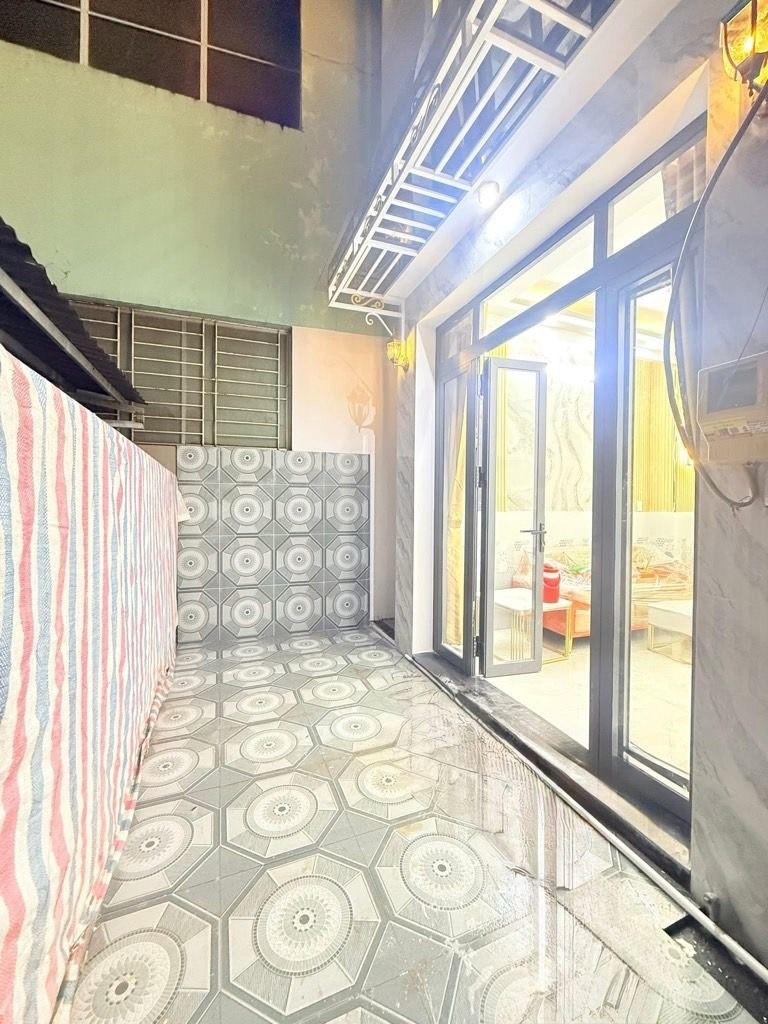 3 Tầng - hẻm OTO - Full nội thất- DTSD hơn 60m2 - đường Đào Tông Nguyên - chỉ 2 tỉ 8 15976053