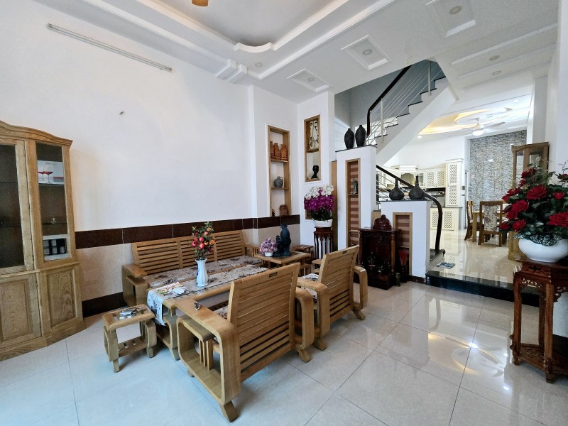 Bán nhà đường Man Thiện, Phường Tăng Nhơn Phú A, Thủ Đức, TP HCM. DT 70m2, 3 tầng. Giá  7.85  tỷ. 15976074