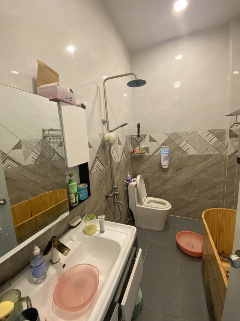 Bán nhà đường Man Thiện, Phường Tăng Nhơn Phú A, Thủ Đức, TP HCM. DT 70m2, 3 tầng. Giá  7.85  tỷ. 15976074