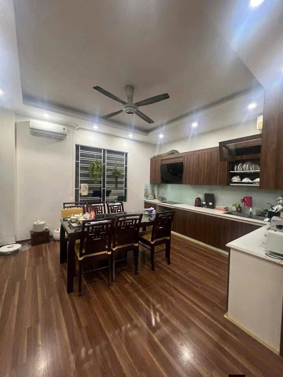 Hạ chào 500 triệu! Nhà phân lô Thái Hà, 70m2, 6 tầng, mặt tiền rộng 4.5m, nhỉnh 31 tỷ, KD đỉnh 15976088