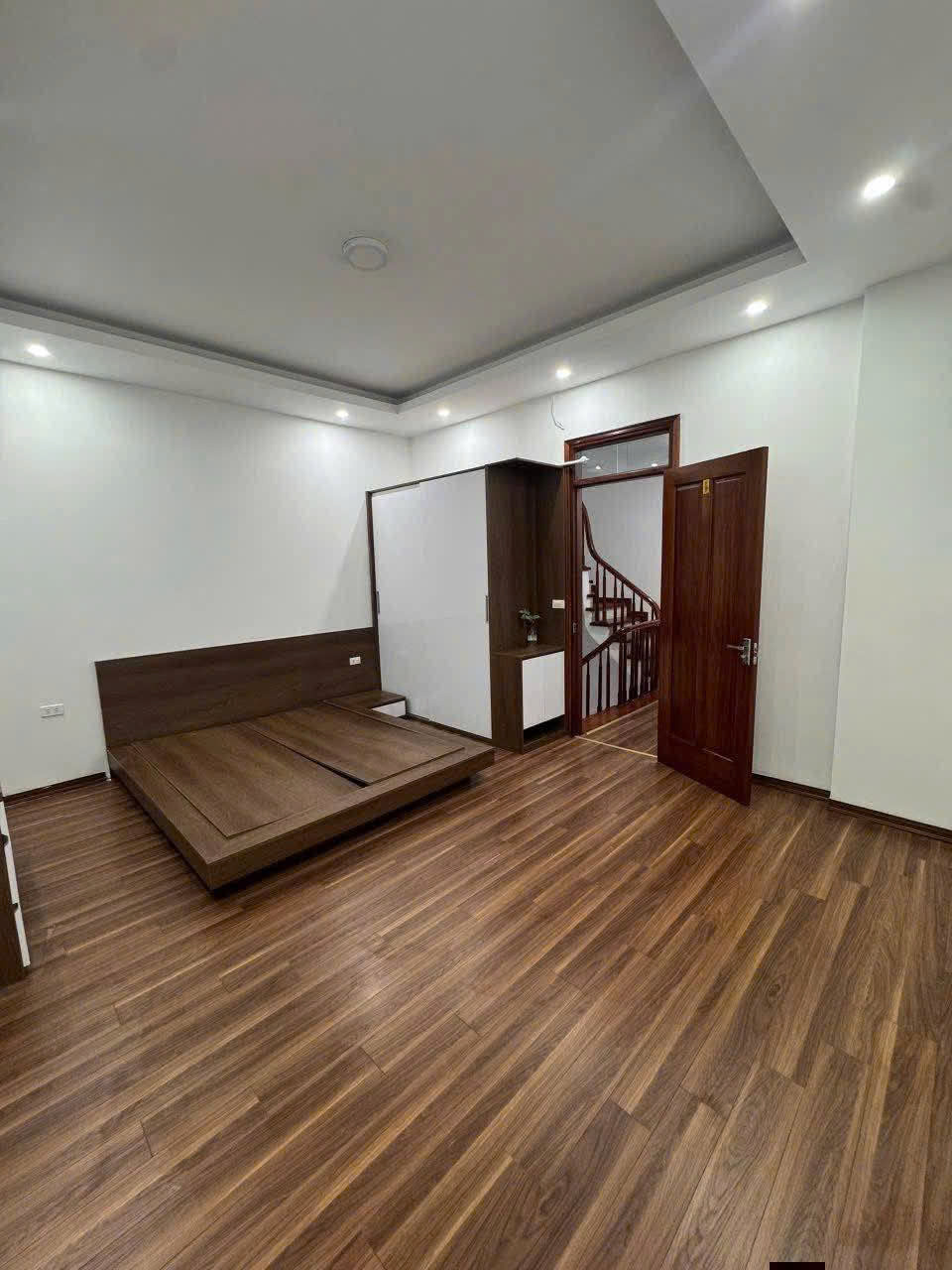 Hạ chào 500 triệu! Nhà phân lô Thái Hà, 70m2, 6 tầng, mặt tiền rộng 4.5m, nhỉnh 31 tỷ, KD đỉnh 15976088