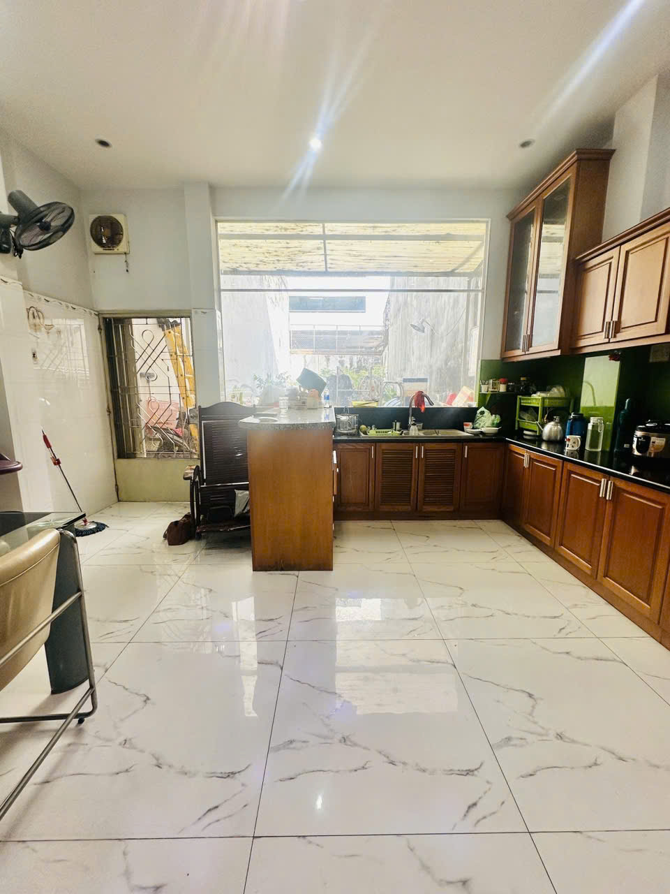 Mặt tiền HXH 10m - 3/2 - Quận 10 - 3 tầng - 235m2 - Chính chủ lâu đời - 59 tỷ 15976091