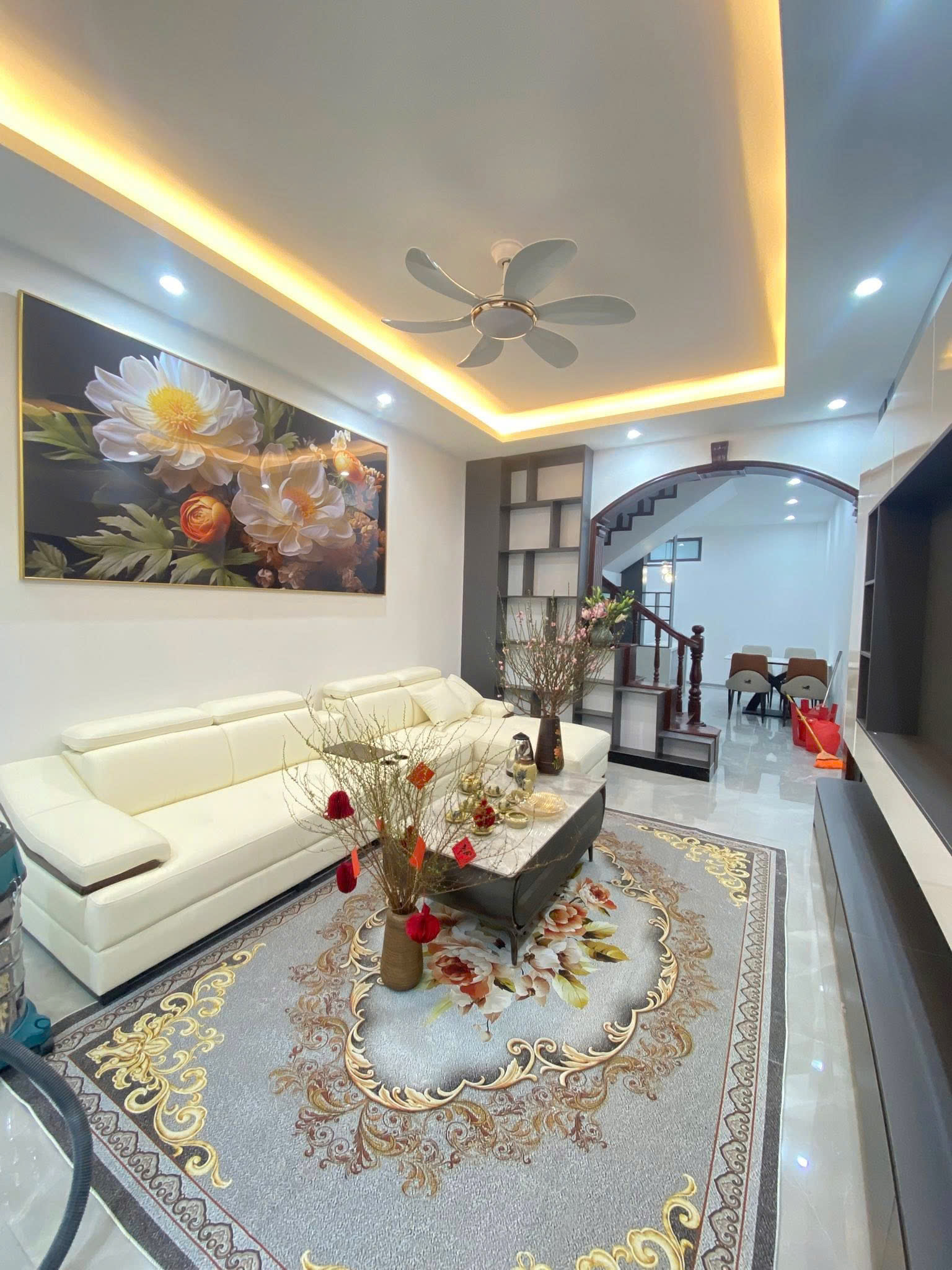 Bán nhà mặt phố Triệu Việt Vương, 35m2, 3 tầng, 26 tỷ, vỉa hè rộng, KD đỉnh, dòng tiền 30tr/tháng 15976097