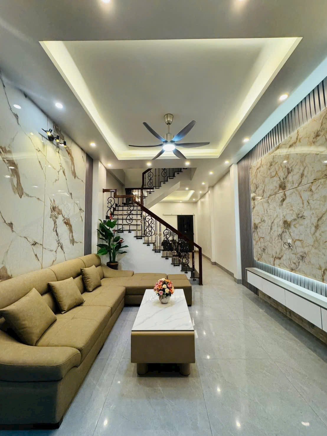 Bán 2 căn nhà 3 tầng ngõ phố Lê Viết Hưng, ph Ngọc Châu, TP HD, 46m2, mt 4m, 3 ngủ, ngõ oto 15976100