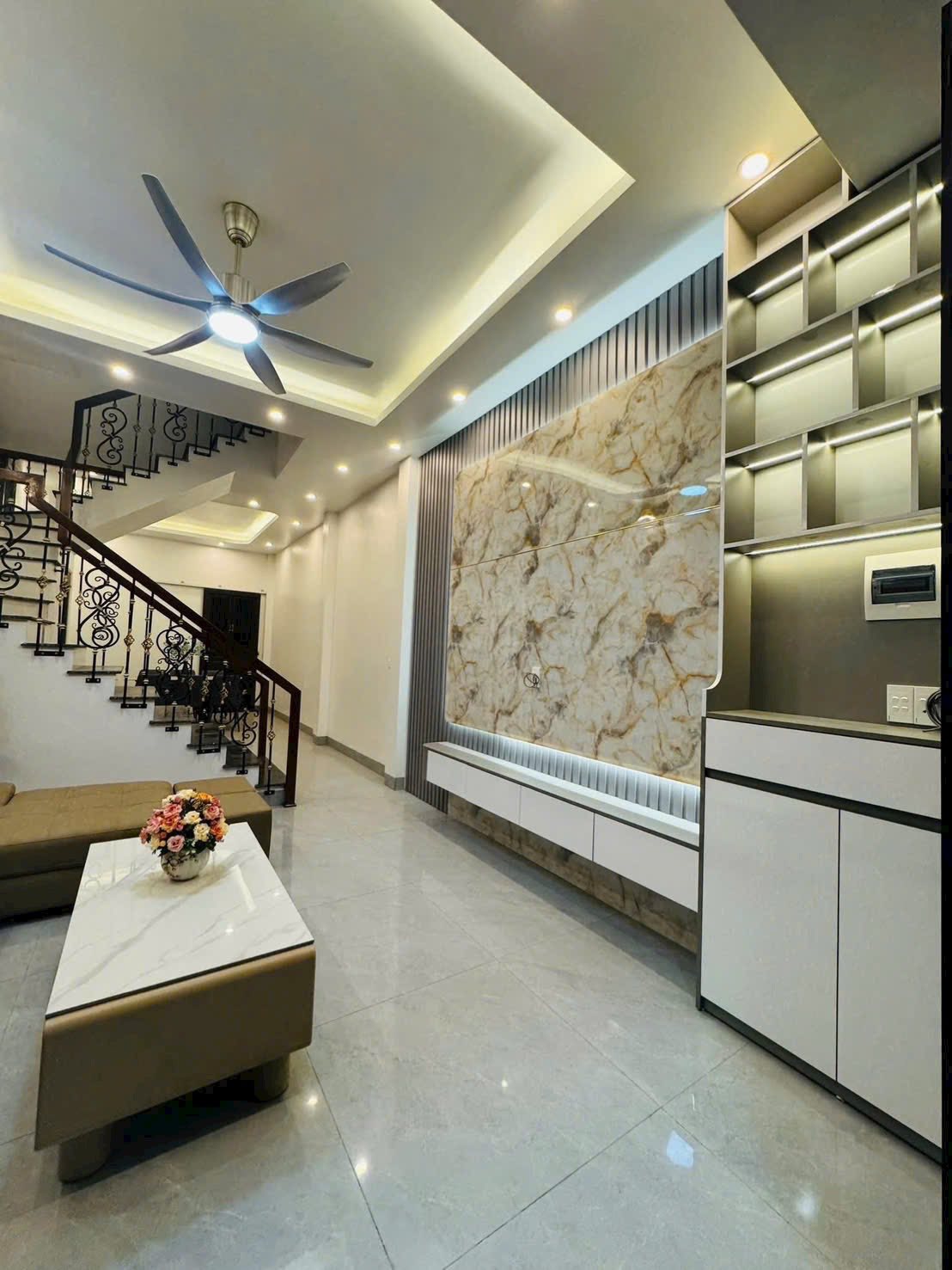 Bán 2 căn nhà 3 tầng ngõ phố Lê Viết Hưng, ph Ngọc Châu, TP HD, 46m2, mt 4m, 3 ngủ, ngõ oto 15976100