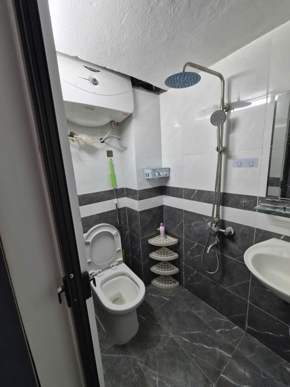 Bán gấp giá rẻ tập thể Nghĩa Tân 45m, tầng 4, 2.95 tỷ Cầu Giấy. 15976114