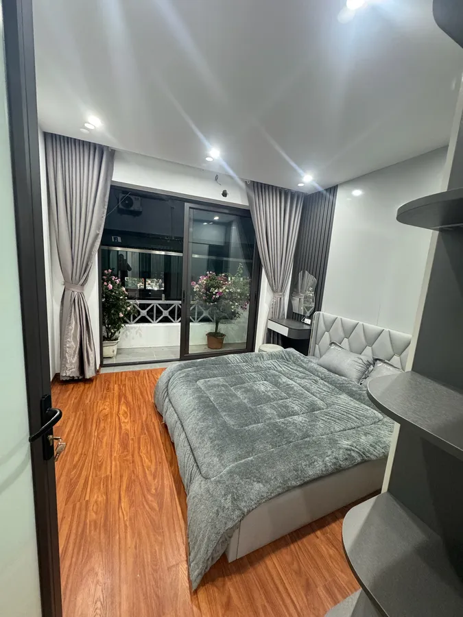 Bán Nhà Nguyễn Chí Thanh. Đống Đa. Ô Tô. DT 45m2. MT 4m. 5 Tầng. Giá 20.8 Tỷ. 15976166