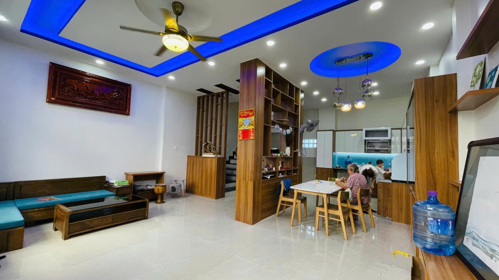 BÁN NHÀ 3 TẦNG HẺM CỦ CHI - CÁCH BIỂN CHỈ 1,2KM - VĨNH HẢI- NHA TRANG Diện tích 78.8m² 7,8tỷ thương 15976182