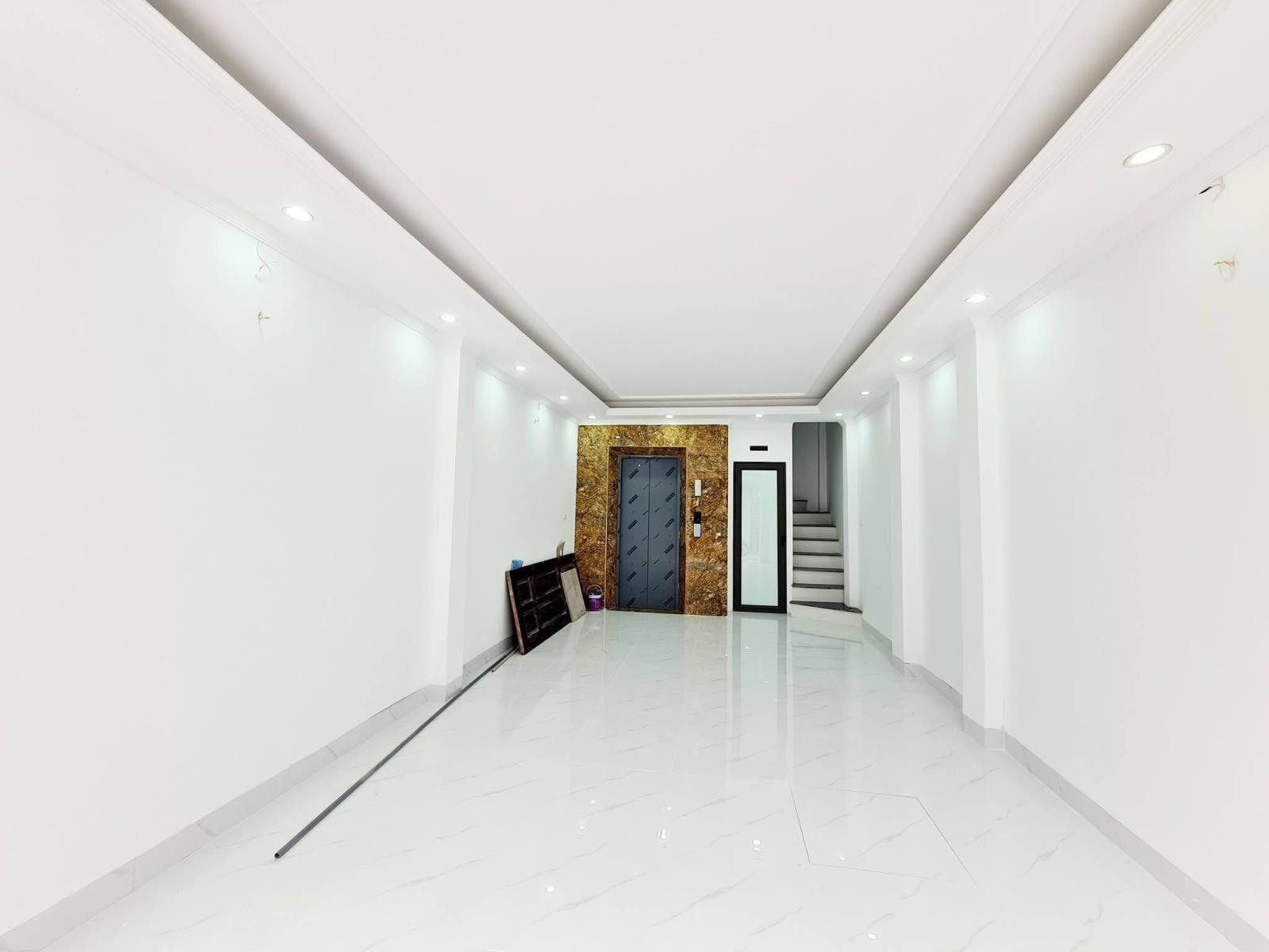 Nhà đẹp Phố Thanh Liệt- 42m*7 tầng*4.5mMT- Thang máy-Gần Linh Đàm-Ôtô vào nhà- 12,5 tỷ 15976191