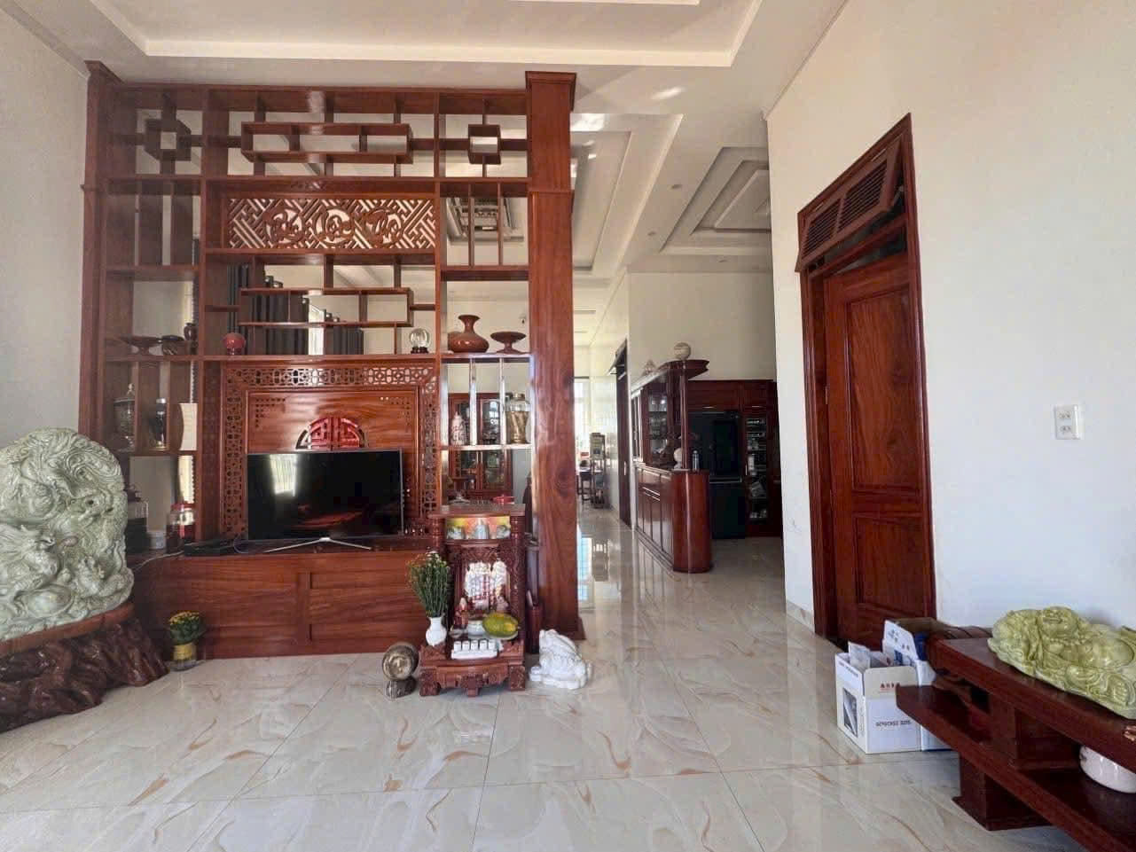 Bán villa sân vườn 1038 m2 - thị trấn liên nghĩa đức trọng lâm đồng  giá 11 Tỷ 15976214
