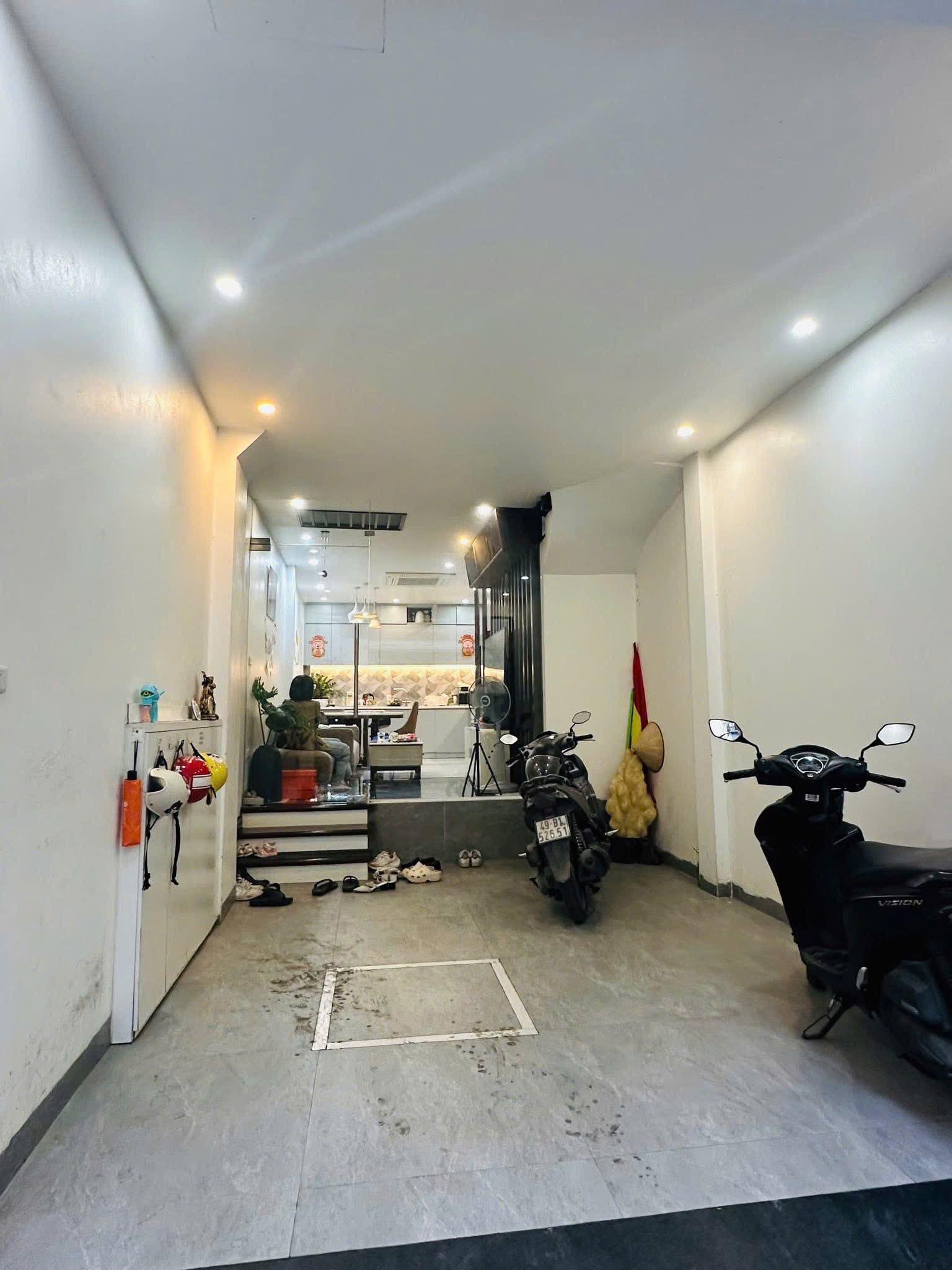 PL  HOÀNG VĂN THÁI – NHÀ ĐẸP Ở NGAY  – GARA 43M2 5 TẦNG GIÁ 18 TỶ 15976222