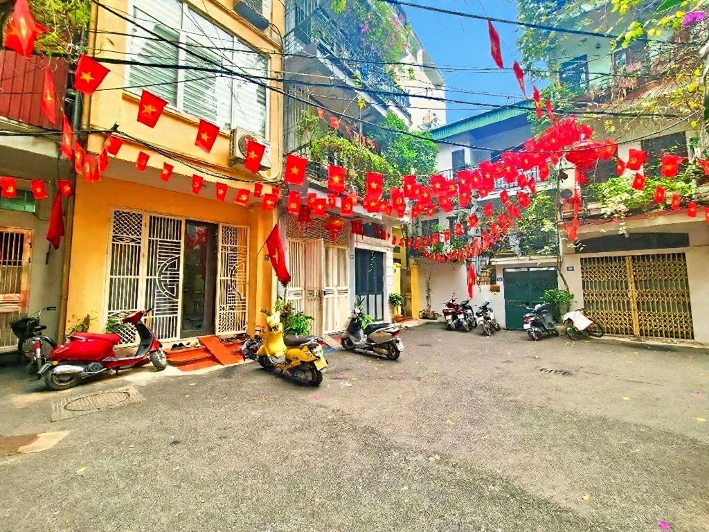 hoàng hoa thám 38m x4 tầng 8,35 tỷ-ô tô đỗ cổng,2 thoáng trước sau,dân xây 15976258