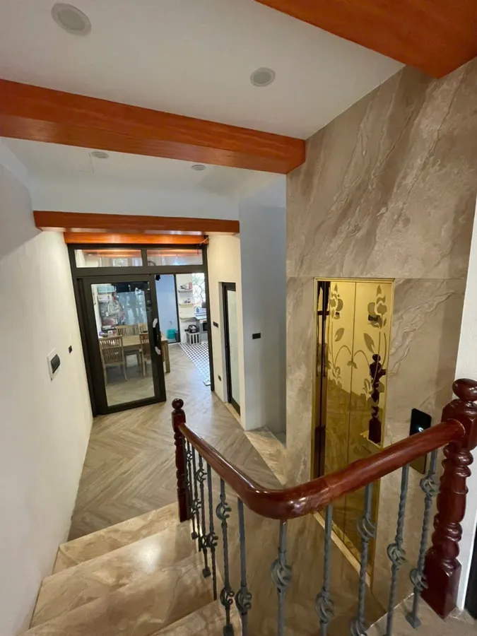 Bán Nhà Mặt Phố Quan Nhân. Thanh Xuân. Thang Máy. Ô Tô. DT 90m2. MT 5m. Giá 24.4 Tỷ. 15976265