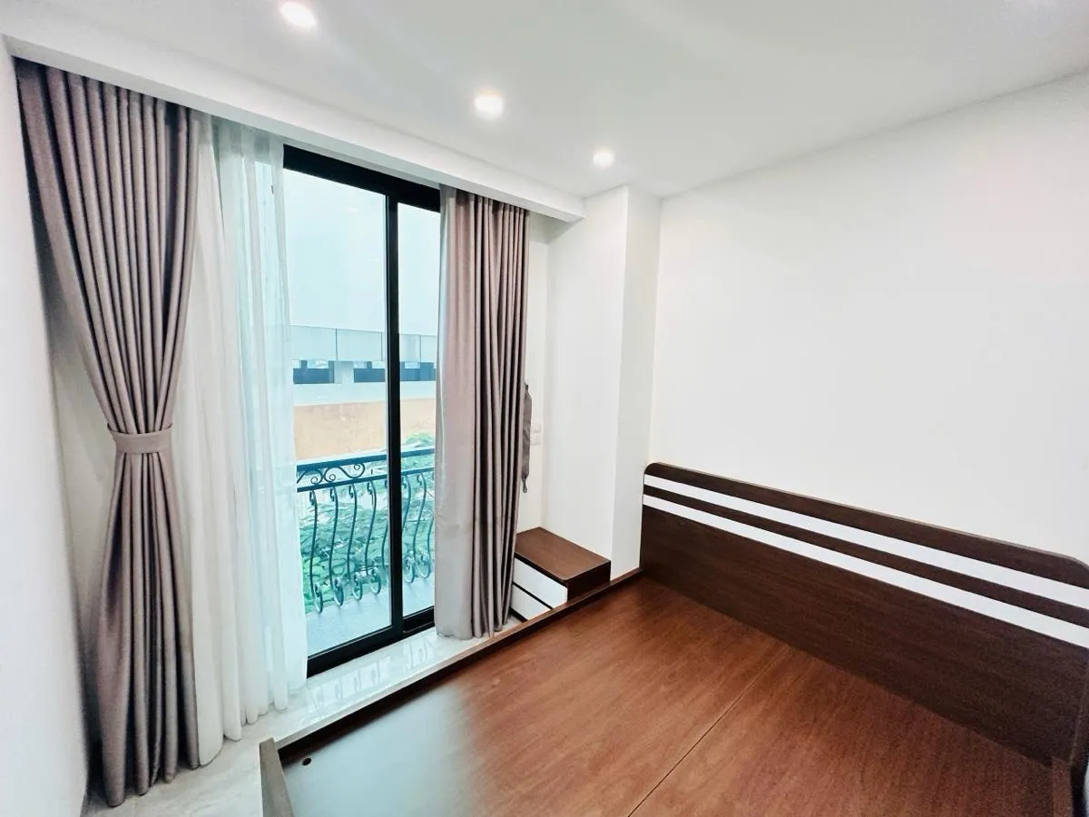 Bán Nhà Kim Giang. Hoàng Mai. 7 Tầng Thang Máy. Ô Tô. DT 65m2. MT 5.2m. Giá 22.4 Tỷ 15976270