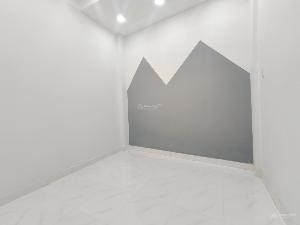 NHÀ MỚI KEN DỌN NGAY ĐÓN TẾT - CHỈ NHỈNH 4 TỶ - NGANG 6m- SÁT MẶT TIỀN HẺM. SHR 15976292