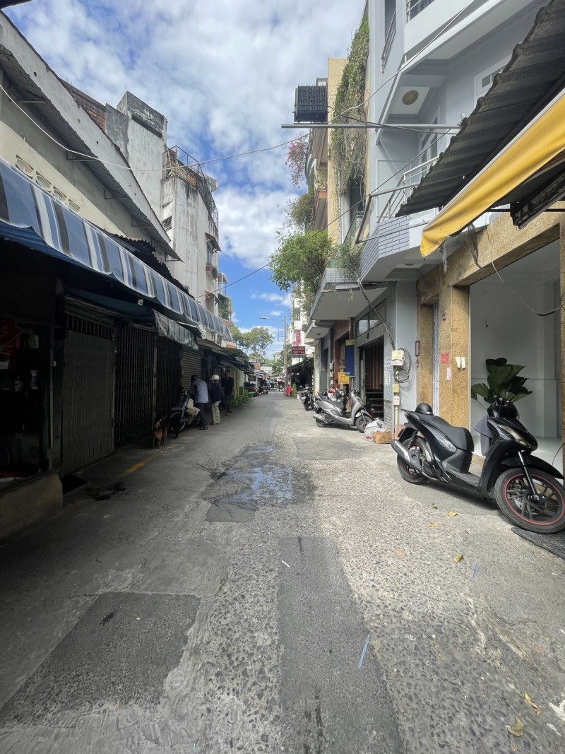 BÁN NHÀ MẶT TIỀN 40M2 4 TẦNG NGANG 4,4M 4 TẦNG DÒNG TIỀN 42T TRƯƠNG HÁN SIÊU Q1 9.9 TỶ 15976320