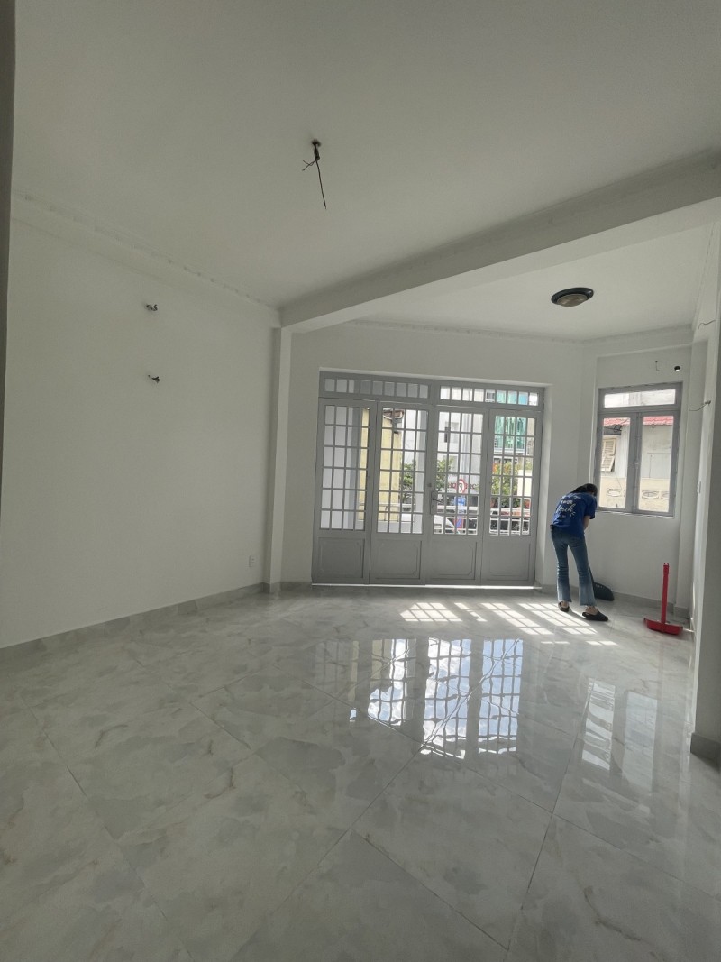 BÁN NHÀ MẶT TIỀN 40M2 4 TẦNG NGANG 4,4M 4 TẦNG DÒNG TIỀN 42T TRƯƠNG HÁN SIÊU Q1 9.9 TỶ 15976321