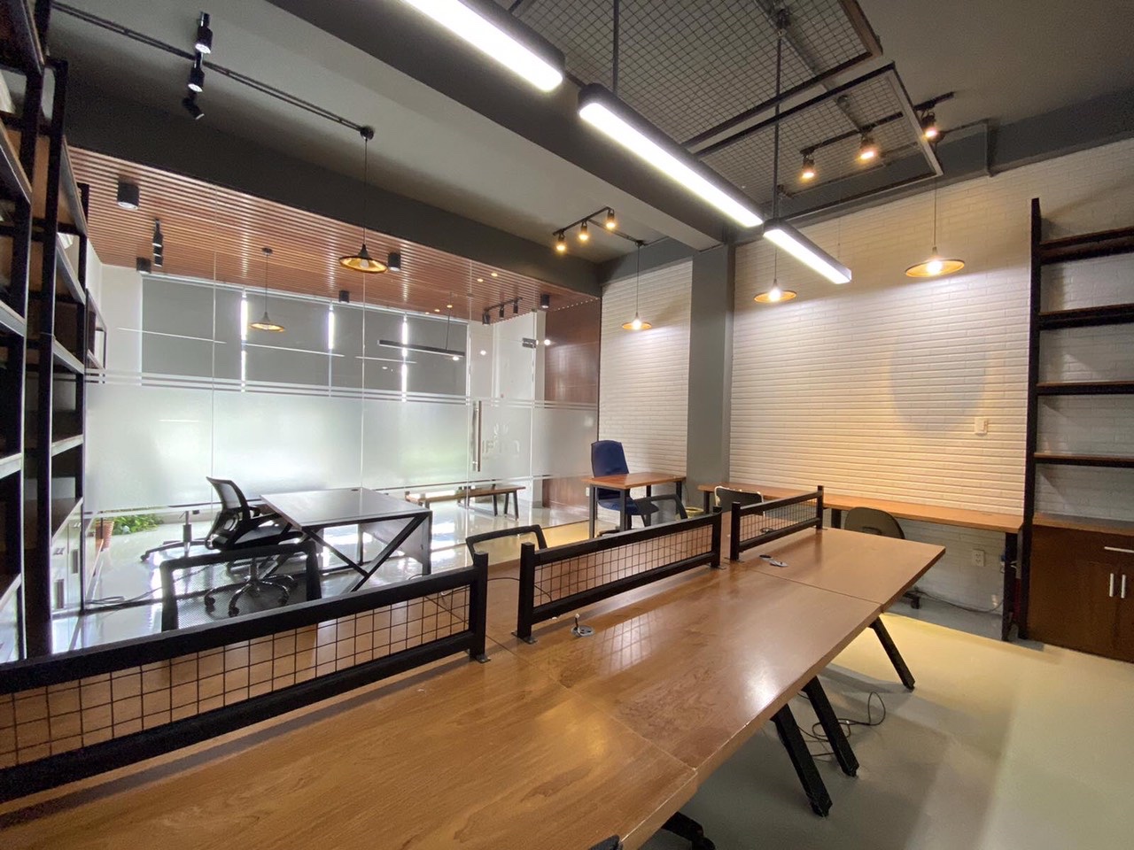 BÁN NHÀ HẦM + 5 LẦU HẺM XE TẢI GẦN QUỐC LỘ 13 - NGAY NÚT GIAO CẦU VƯỢT BÌNH PHƯỚC 15976329