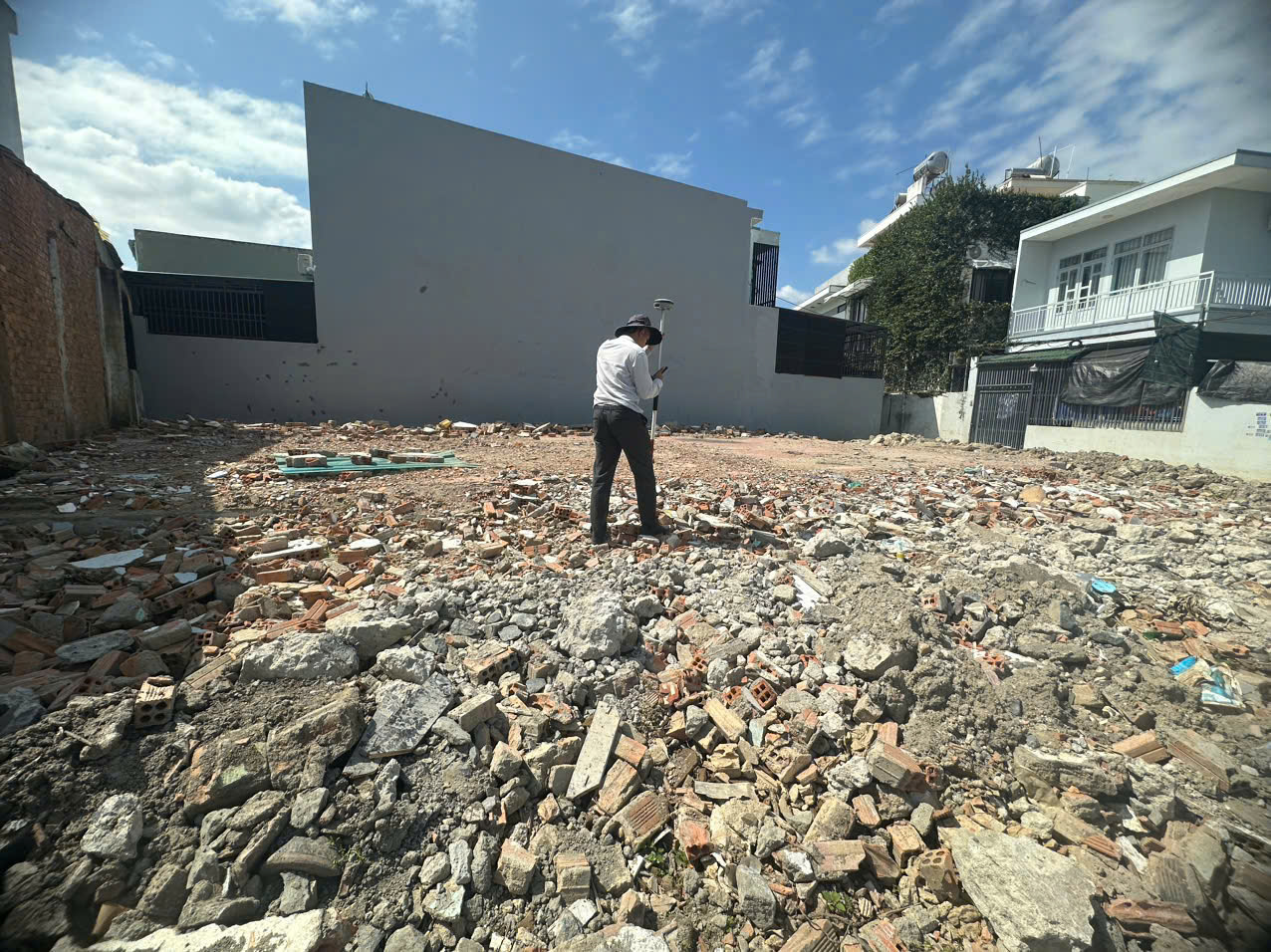 04 LÔ ĐẤT VĨNH THÁI - NAM NHA TRANG từ 60m2 Giá bán: từ 1tỷ700 -> 1tỷ932/ lô Mọi thông tin chi tiết 15976371