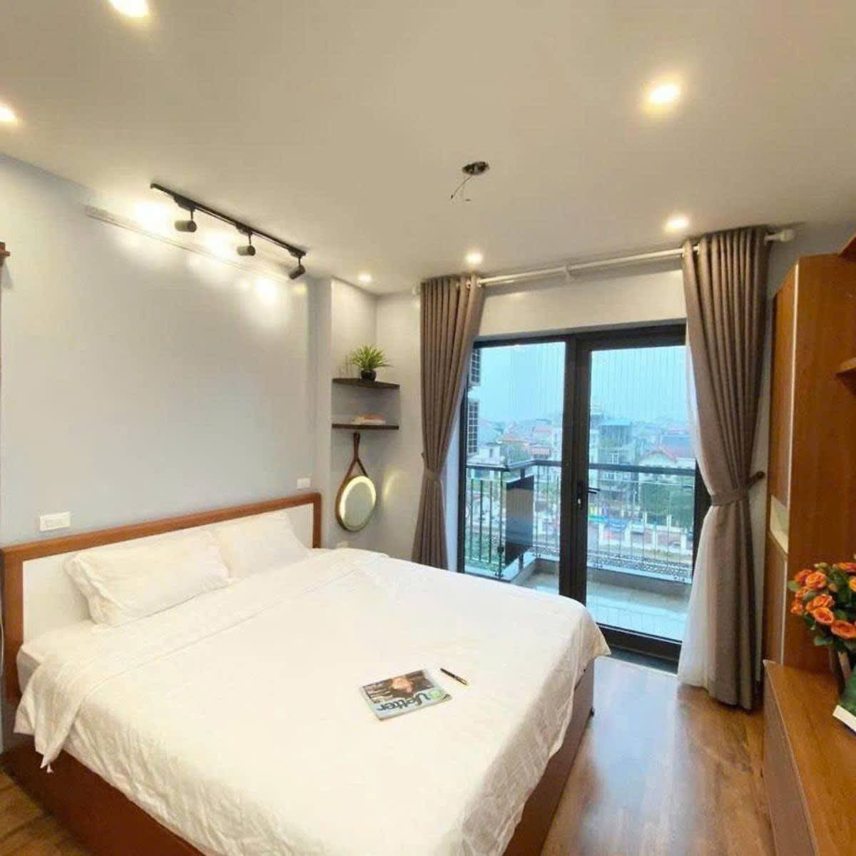 TÒA NHÀ SERVICE APARTMENTS MẶT PHỐ KINH DOANH QUẬN TÂY HỒ - VIEW HỒ MẶT THOÁNG - DÒNG TIỀN 3 TỶ/NĂM 15976376