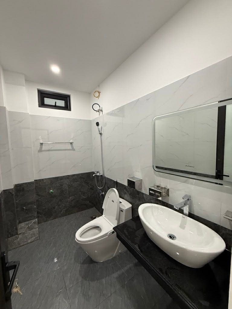 LÔ GÓC 6 TẦNG THANG MÁY XÂY MỚI ĐẸP_VĂN MIẾU - QUỐC TỬ GIÁM_GẦN PHỐ_42m2_3 THOÁNG, hơn 14 tỷ
 15976434