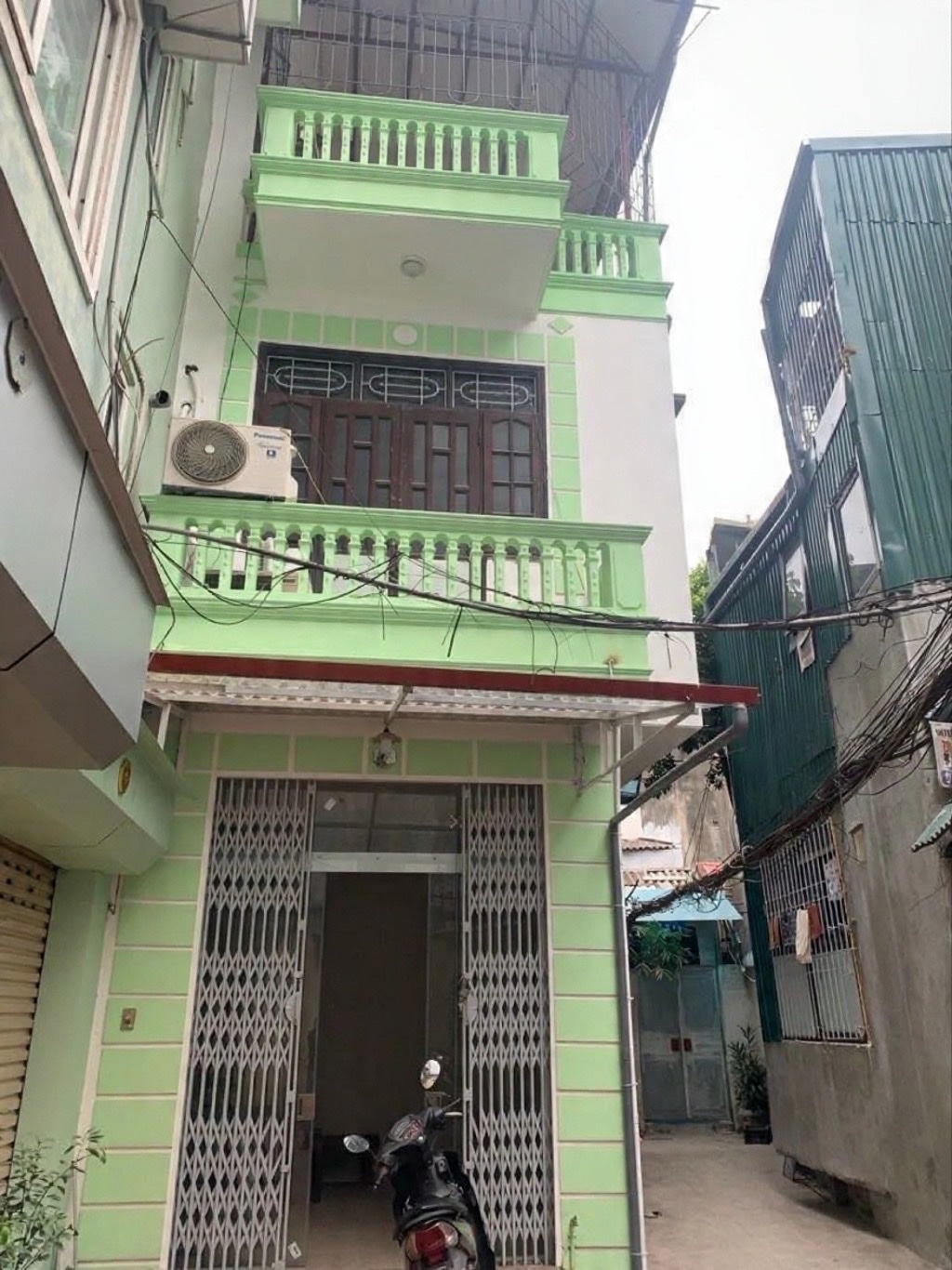 hoàng hoa thám DT 36m giá 6 tỷ,lô góc,dân xây,ngõ thông 15976454