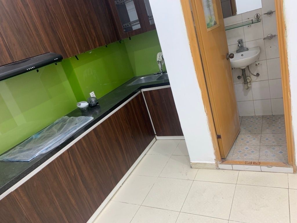 hoàng hoa thám DT 36m giá 6 tỷ,lô góc,dân xây,ngõ thông 15976454