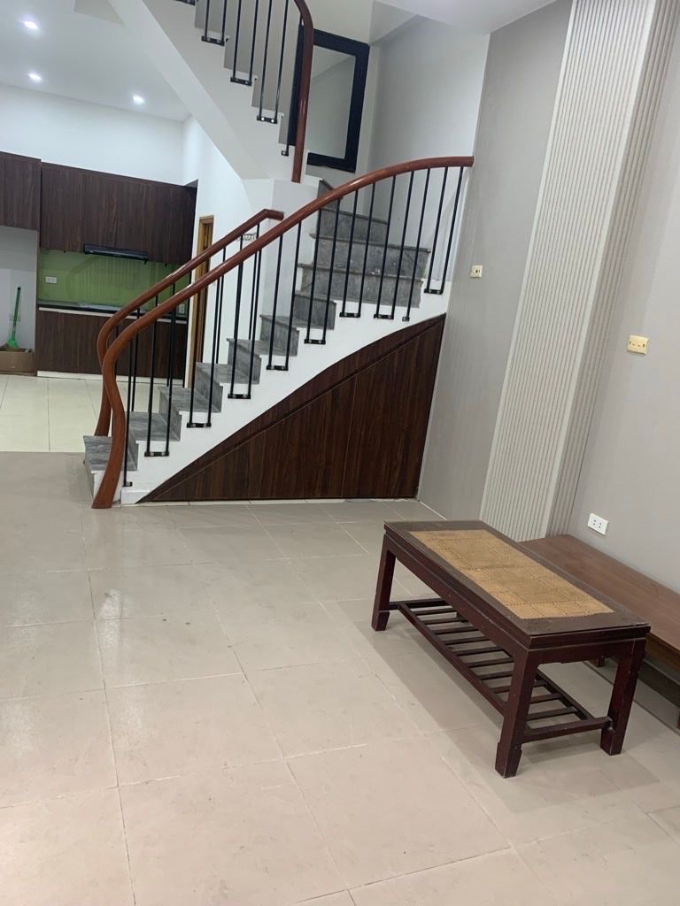 hoàng hoa thám DT 36m giá 6 tỷ,lô góc,dân xây,ngõ thông 15976454