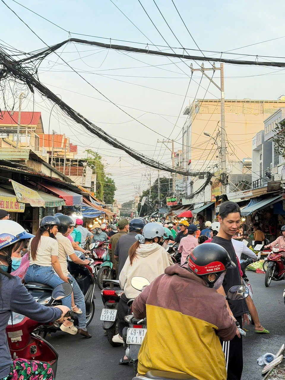 ĐẤT VÀNG MẶT TIỀN CHỢ GIÃN DÂN – HIỆP THÀNH Q12 - TẶNG NHÀ C4 – KINH DOANH ĐỈNH 15976511