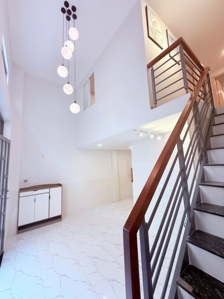 Bán nhà đẹp sát mặt tiền Huỳnh Tấn Phát, Quận 7, 5,3x11, 4,9 tỷ
 15976548