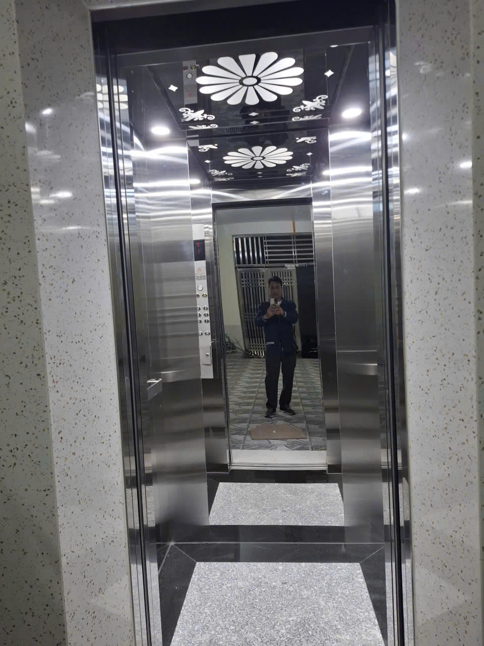 CHO THUÊ CCMN TÒA NHÀ MỚI XÂY CÓ THANG MÁY – FULL NỘI THẤT – BẮC TỪ LIÊM, HÀ NỘI 15976598