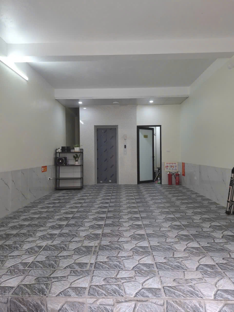 CHO THUÊ CCMN TÒA NHÀ MỚI XÂY CÓ THANG MÁY – FULL NỘI THẤT – BẮC TỪ LIÊM, HÀ NỘI 15976598