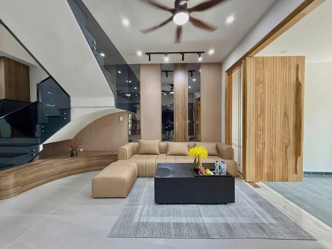 **Bán nhà hxh đường Phan Văn Sửu, phường 13 Tân Bình; 4*20m, 4 tầng 15976690