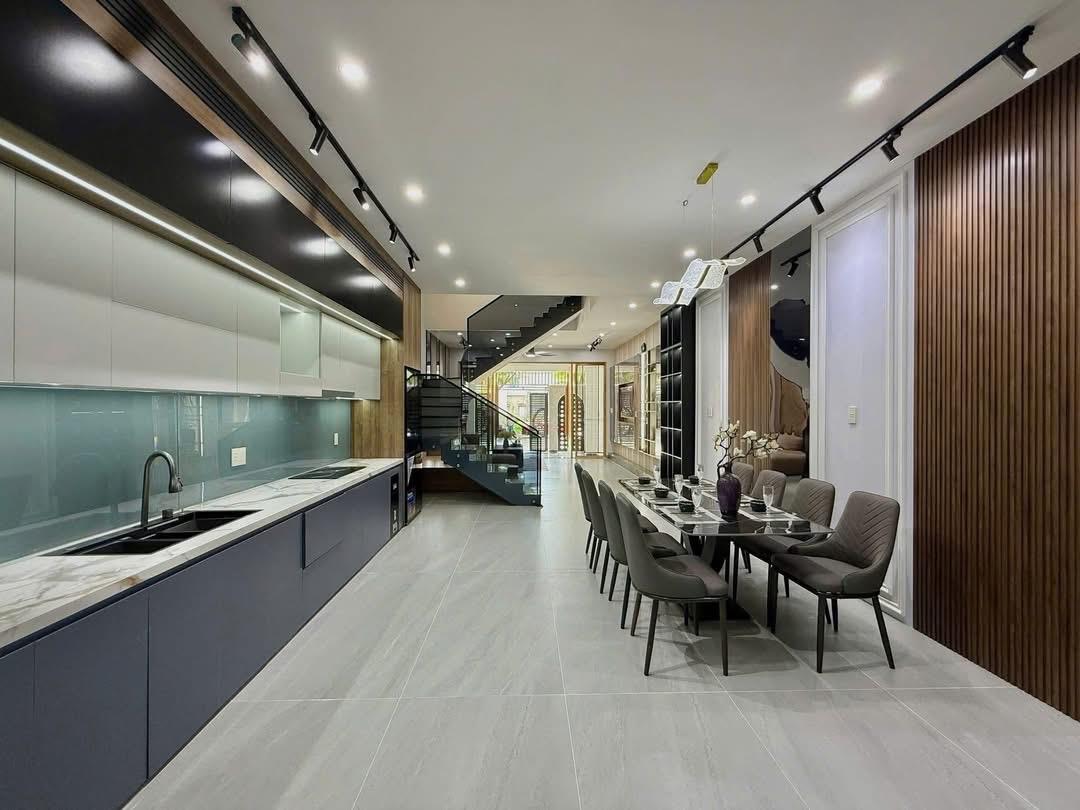 **Bán nhà hxh đường Phan Văn Sửu, phường 13 Tân Bình; 4*20m, 4 tầng 15976690