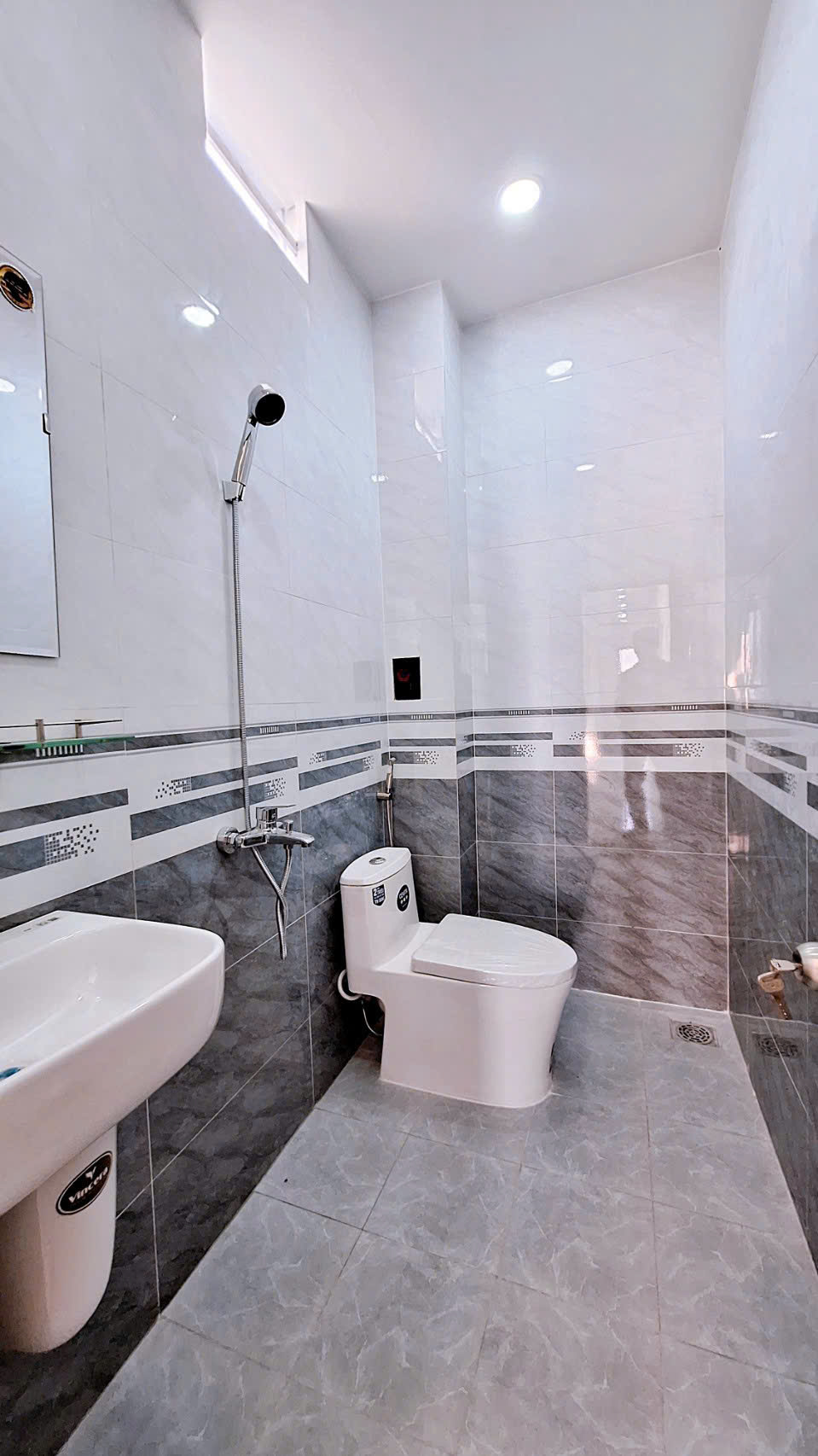 Bán nhà 2 Tầng P.Biên Hòa,SHR thổ cư,gần Vòng Xoay Cầu Hang,giá rẻ 15976725