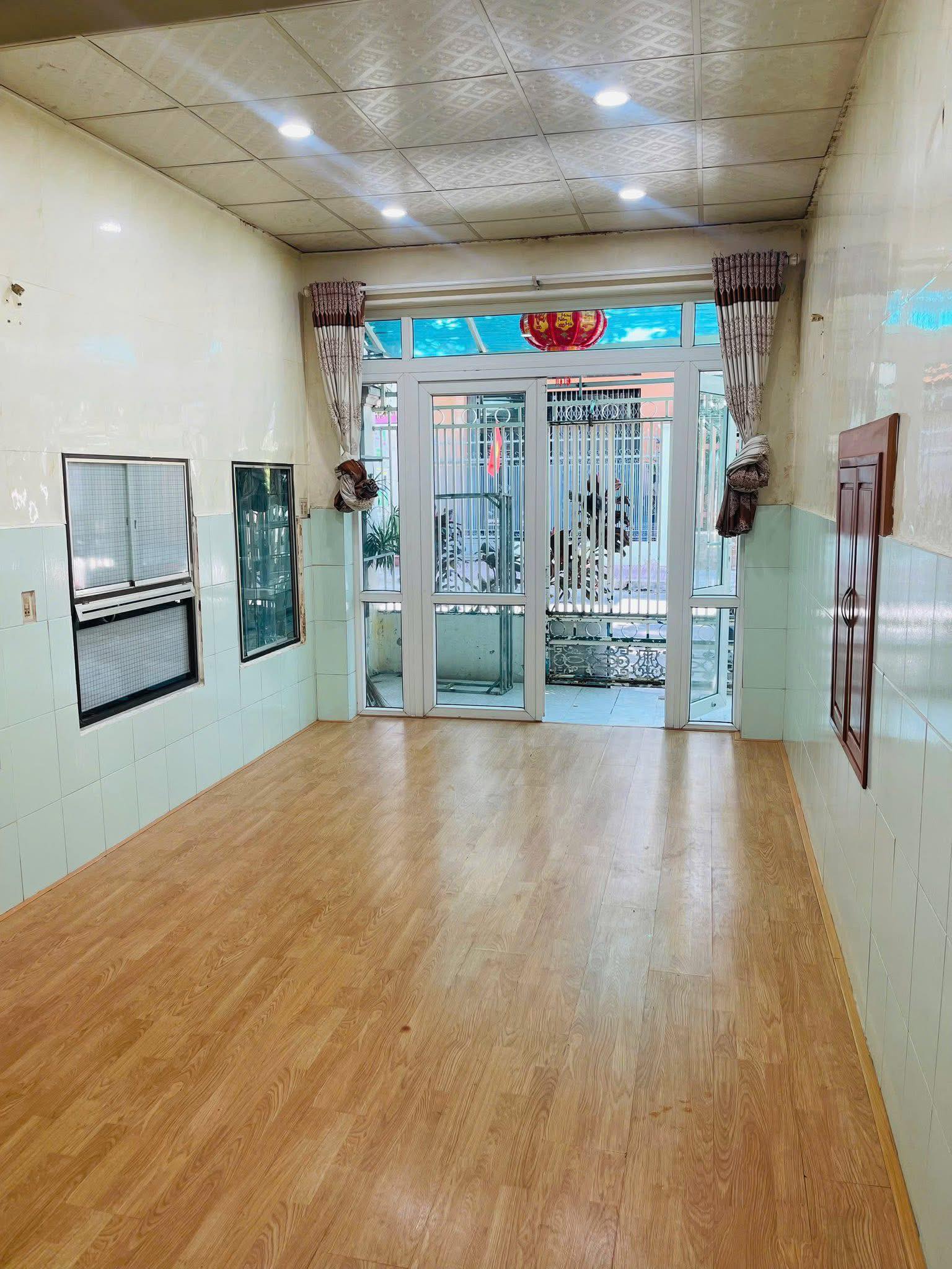 BÁN NHÀ TTTP KHU BÀN CỜ MẶT TIỀN KINH DOANH ĐƯỜNG ÂU CƠ 15976726