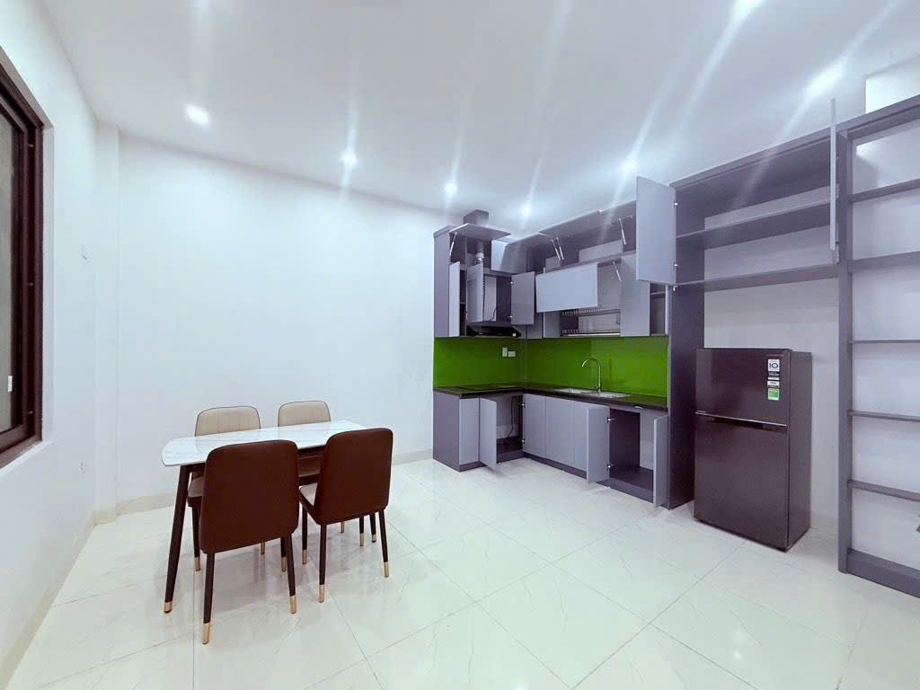 Nhà 3 tầng, đẹp long lanh, mới kính koong thôn Gia Tân - tổ 11, Quang Minh. Tặng full nội thất 15976732